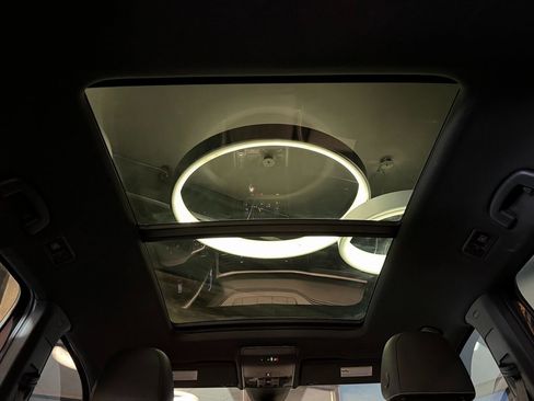 Used 2020 Volkswagen Atlas Cross Sport SEL image 23