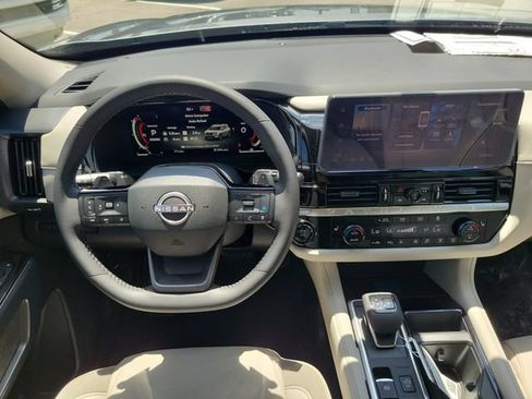 New 2026 Nissan Pathfinder SL FWD image 17