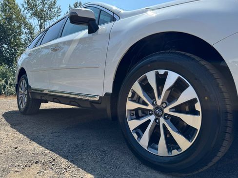 Used 2017 Subaru Outback 2.5i Touring w/ Popular Package #5A AWD/4WD image 48