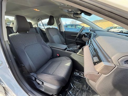 Used 2025 Toyota Camry LE image 35