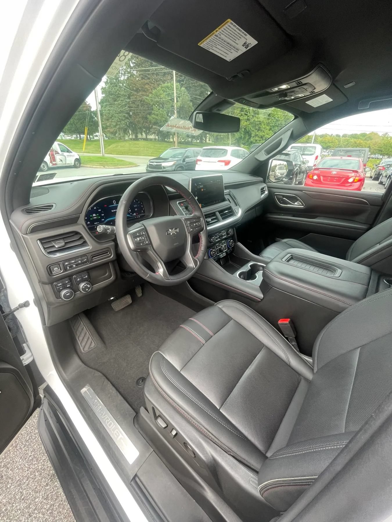 Used 2022 Chevrolet Tahoe RST w/ Luxury Package AWD/4WD image 47