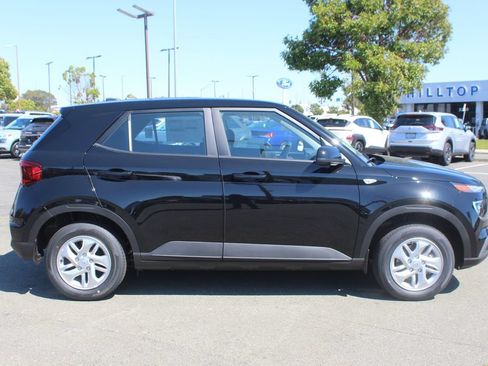 New 2026 Hyundai Venue SE FWD image 6