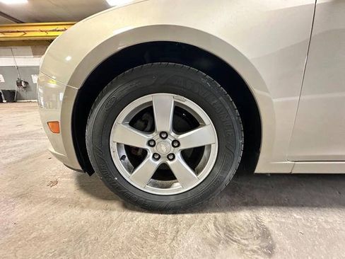 Used 2012 Chevrolet Cruze LT FWD image 11