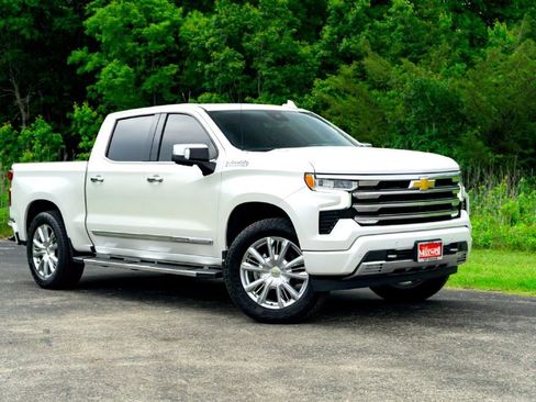 Used 2023 Chevrolet Silverado 1500 High Country w/ High Country Premium Package AWD/4WD image 1