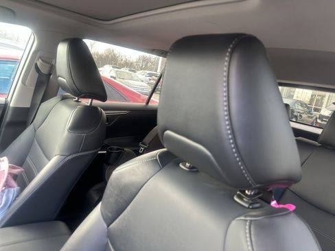 Used 2023 Toyota RAV4 XLE Premium image 6