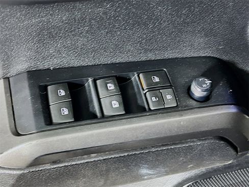 Certified 2022 Toyota Tacoma TRD Off-Road image 17