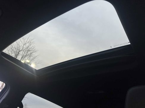 Used 2024 GMC Sierra 1500 AT4 w/ Technology Package image 14