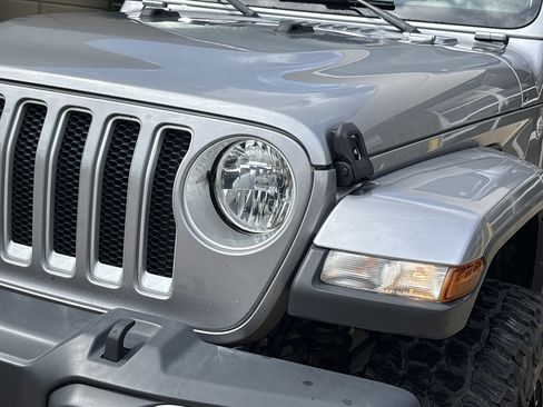 Used 2020 Jeep Wrangler Unlimited Sahara AWD/4WD image 15