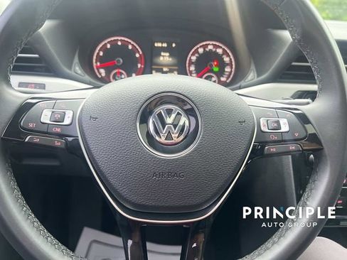 Used 2021 Volkswagen Passat 2.0T SE FWD image 18