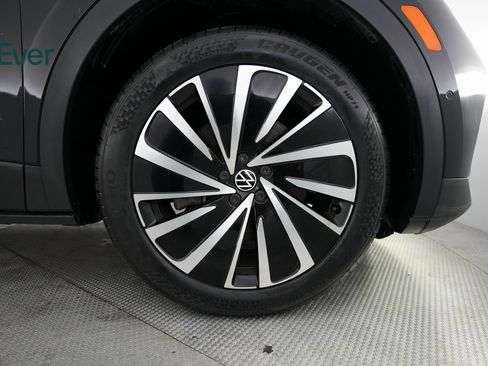 Used 2023 Volkswagen ID.4 Pro S Plus image 18