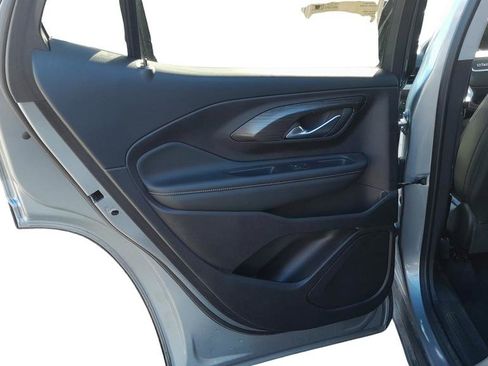 Used 2024 GMC Terrain SLT image 29