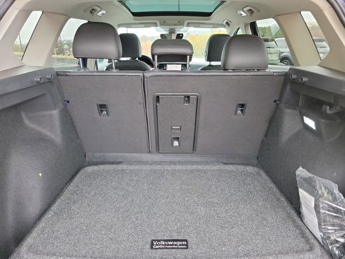 Used 2024 Volkswagen Taos SEL image 29