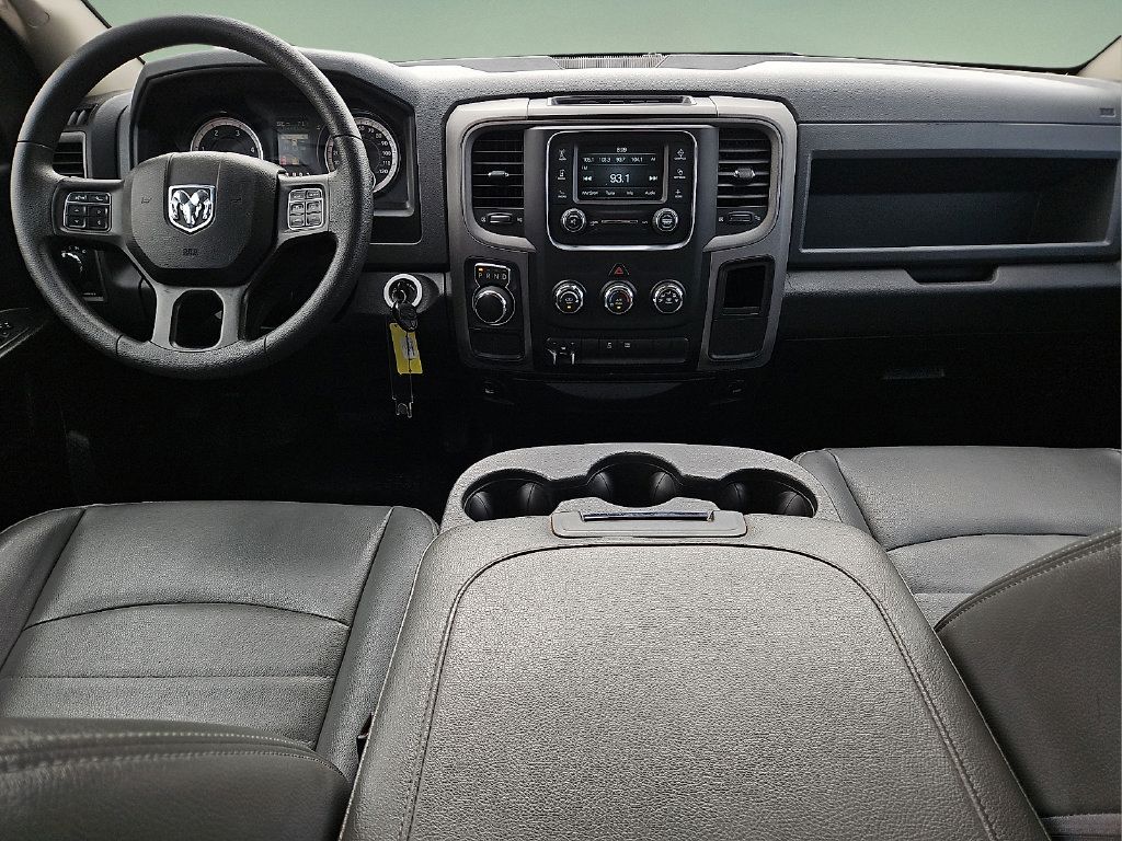 Used 2019 RAM 1500 Tradesman w/ Chrome Appearance Group RWD image 15