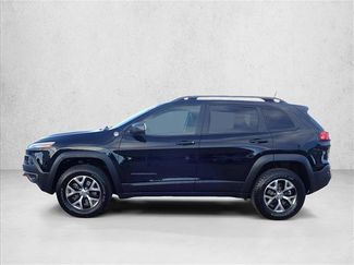 Used 2017 Jeep Cherokee Trailhawk video 2