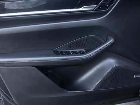 Certified 2024 Porsche Macan 4 Electric image 15