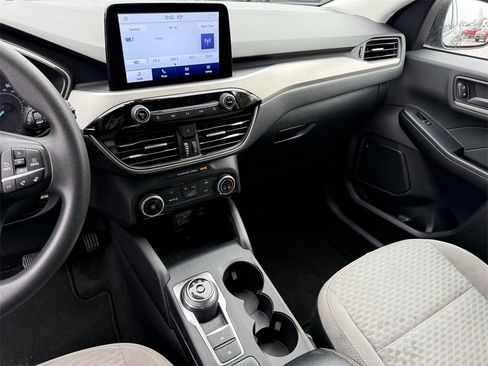 Used 2022 Ford Escape SE w/ SE Sport Appearance Package image 24