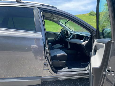 Used 2016 Toyota RAV4 XLE AWD/4WD image 28