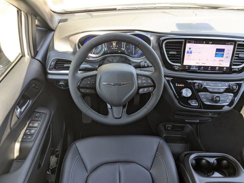 New 2026 Chrysler Pacifica Select FWD image 15