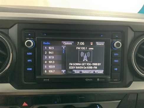 Used 2016 Toyota Tacoma SR5 image 23