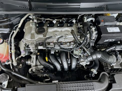 Used 2021 Toyota Corolla LE image 31