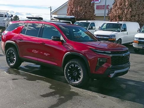 New 2026 Chevrolet Traverse Z71 w/ Enhanced Driving Package image 3