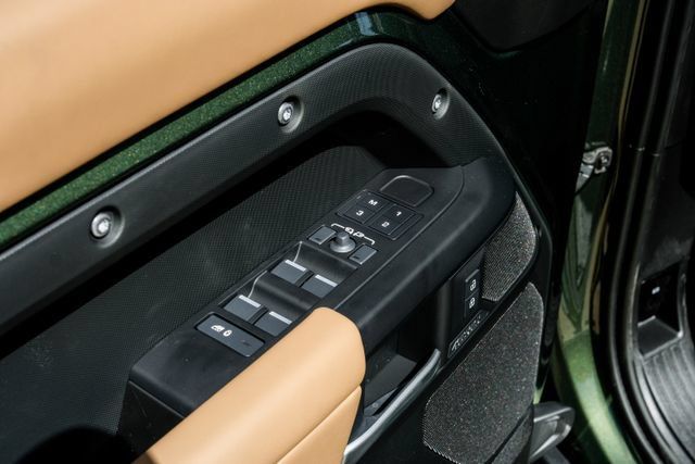 New 2026 Land Rover Defender 110 X-Dynamic SE AWD/4WD image 56