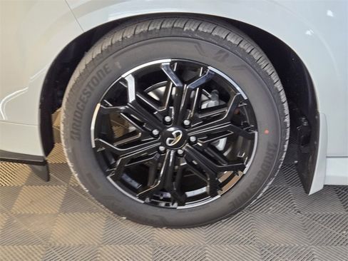 New 2026 INFINITI QX80 SPORT w/ Sport Exterior Package image 19