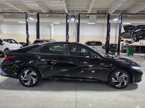 Certified 2025 Hyundai Elantra Sport FWD image 8