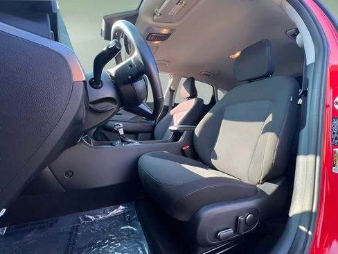 Used 2025 Hyundai Kona SEL AWD/4WD image 9