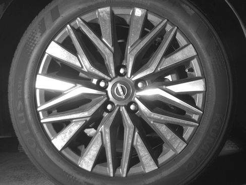 Used 2025 Nissan Altima 2.5 SV FWD image 13