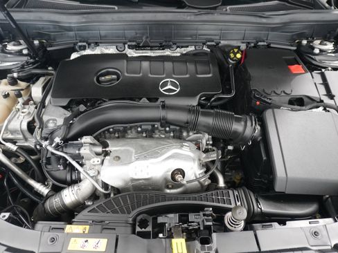 Used 2022 Mercedes-Benz GLB 250 image 31