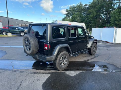 Used 2018 Jeep Wrangler Unlimited Sport S AWD/4WD image 5
