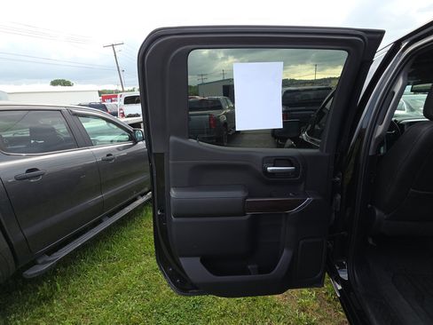Used 2019 GMC Sierra 1500 SLT w/ X31 Off-Road Package AWD/4WD image 13