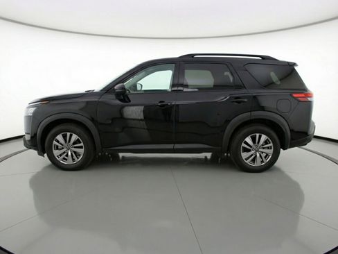 Used 2025 Nissan Pathfinder SV AWD/4WD image 5