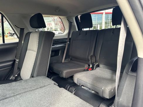 Used 2019 Toyota 4Runner SR5 AWD/4WD image 15