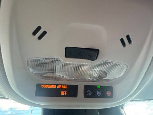 Used 2025 Chevrolet Trax LT FWD image 26