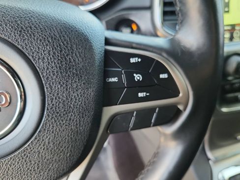 Used 2018 Jeep Grand Cherokee Altitude AWD/4WD image 21