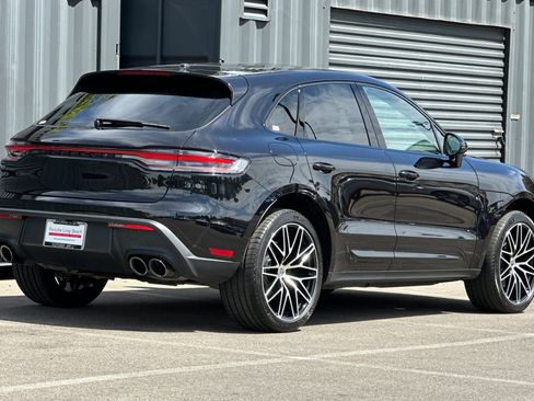 Certified 2026 Porsche Macan AWD/4WD image 8