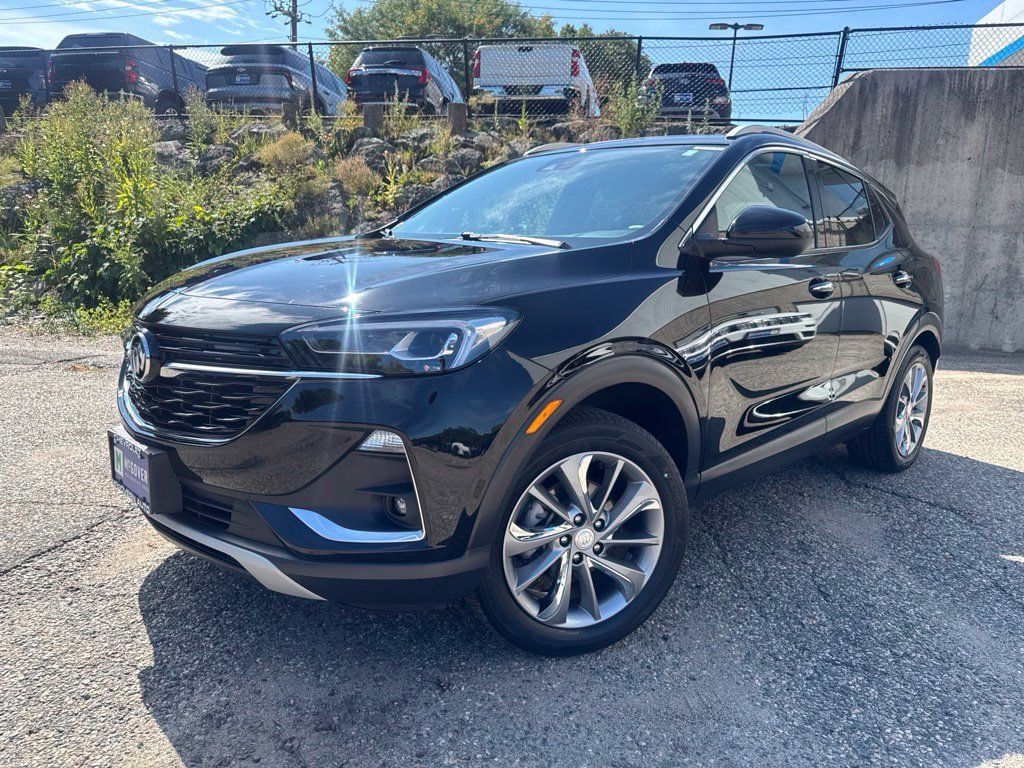 Used 2023 Buick Encore GX Essence w/ Experience Buick Package AWD/4WD image 2