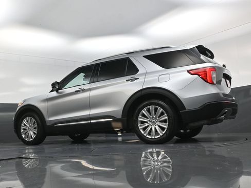 Used 2023 Ford Explorer Limited w/ Limited Technology Package RWD image 22