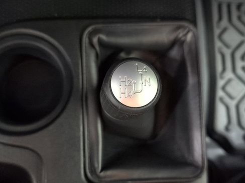Used 2007 Toyota FJ Cruiser 4WD image 14