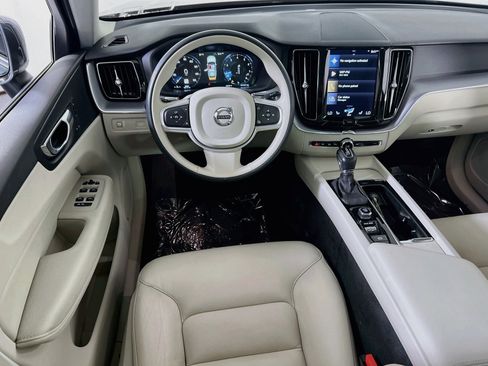 Used 2020 Volvo XC60 T5 Momentum w/ Protection Package AWD/4WD image 22