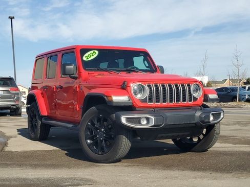 Used 2025 Jeep Wrangler Unlimited Sahara image 35