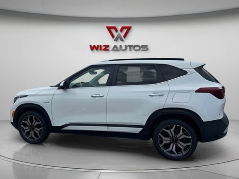 Used 2022 Kia Seltos SX w/ Sunroof Package AWD/4WD image 2