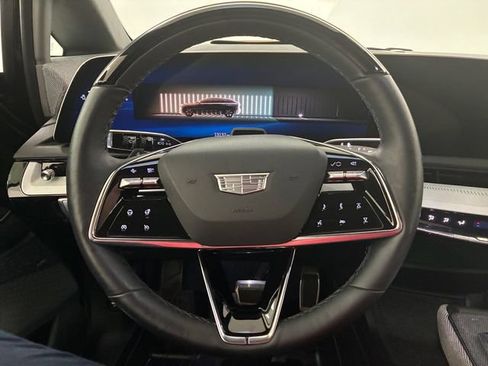 Certified 2025 Cadillac Optiq Luxury 2 w/ LPO, Floor Liner Package AWD/4WD image 22