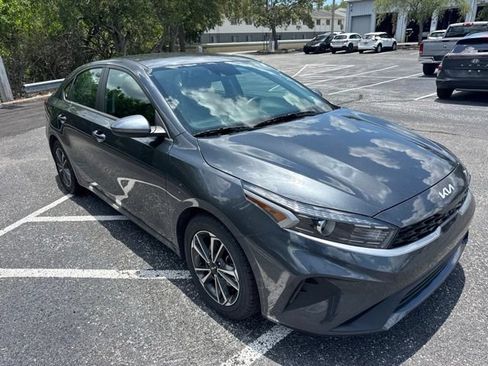 Used 2024 Kia Forte LXS FWD image 3