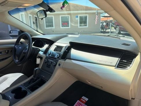 Used 2018 Ford Taurus SE FWD image 12