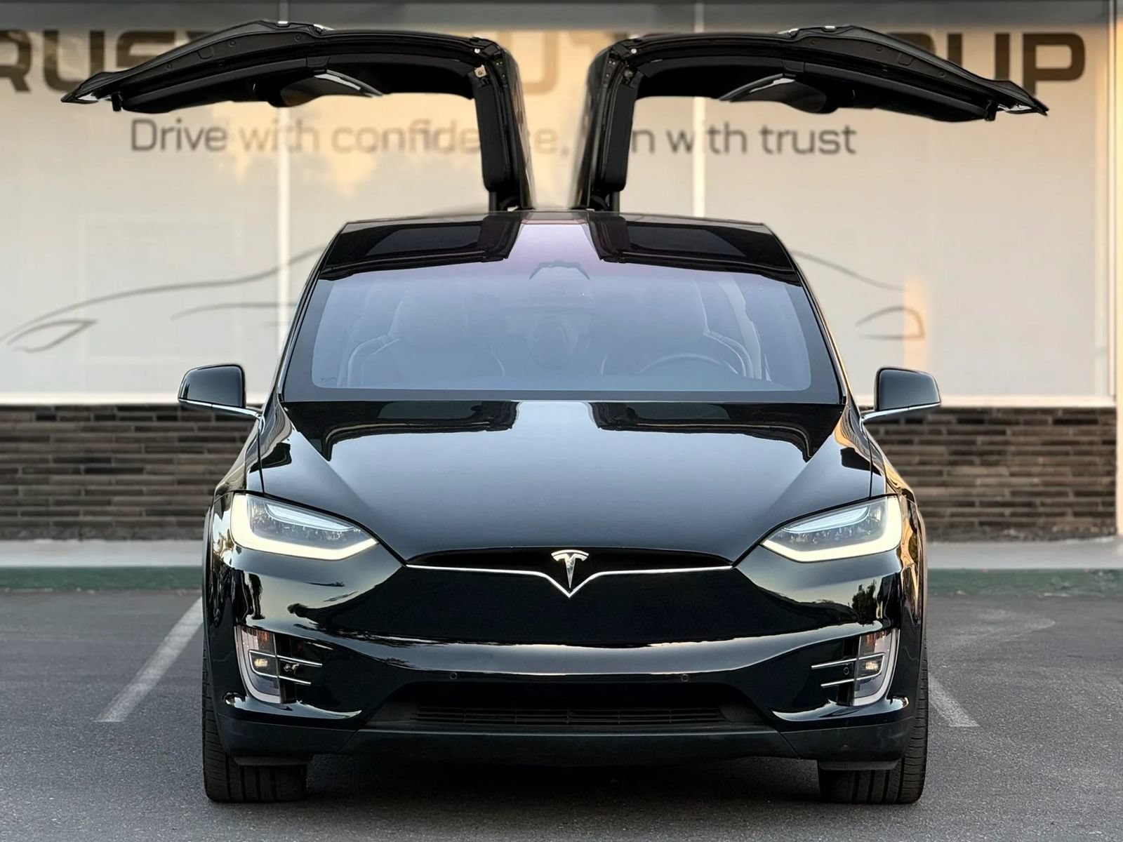 Used 2017 Tesla Model X 100D AWD/4WD image 2