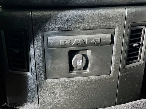 Used 2022 RAM 1500 Warlock AWD/4WD image 32