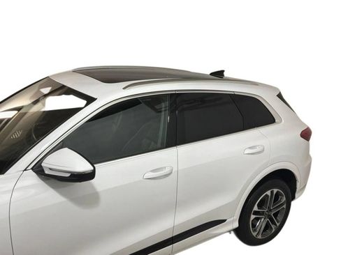 Used 2025 Audi Q5 Premium w/ Convenience Package AWD/4WD image 21